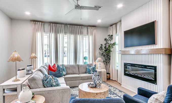 Eufaula Casa | Carlton Landing-Shingle Ready to Mingle