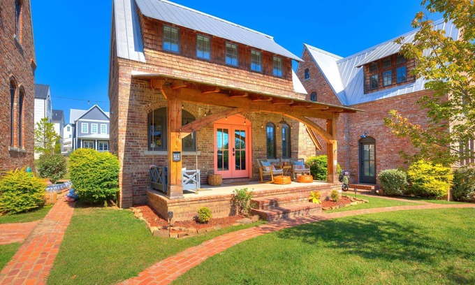 Eufaula Cabaña | Carlton Landing-The Coral Cottage