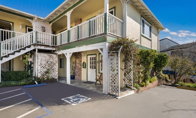 Northeast Carmel Hotel | Carmel Inn & Suites
