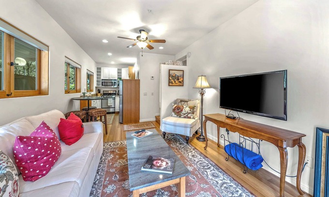 Northeast Carmel Casa | Carmel Romantic Escape for 2