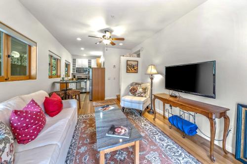 Northeast Carmel Casa | Carmel Romantic Escape for 2