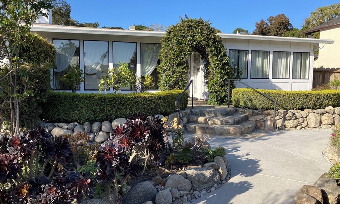 Carmel Point Casa | 'Carmelo Tranquilidad' 2 playas a pocos pasos de esta casa Rose Garden