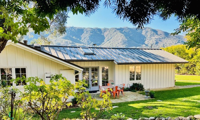 Monterey Cabaña | Carmel Valley 2-bedroom cottage - near wineries, beach, hiking