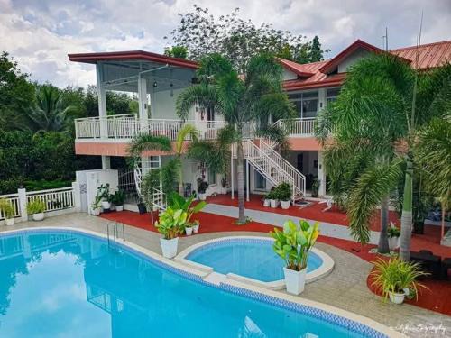 Kidapawan Cama Y Desayuno | Carms Villa Resort