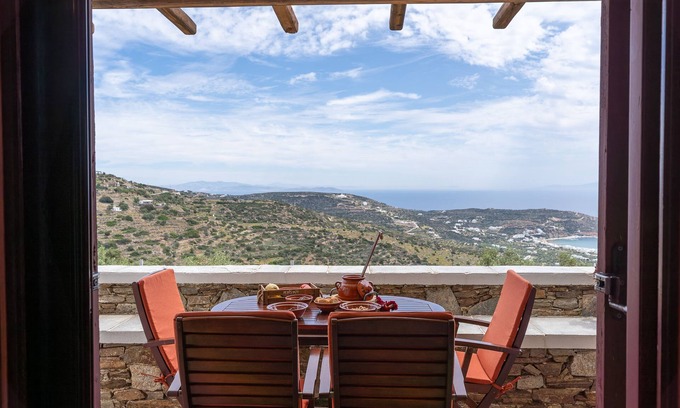 Platis Gialos Apartamento | Carnation Rose Family Apartment in Sifnos