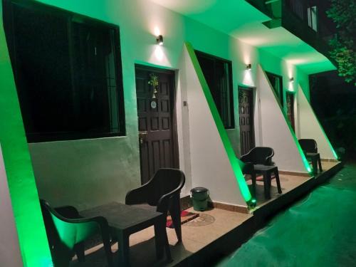 Colva Hotel | Carolina Deluxe Apartments and Wi-Fi RoomS