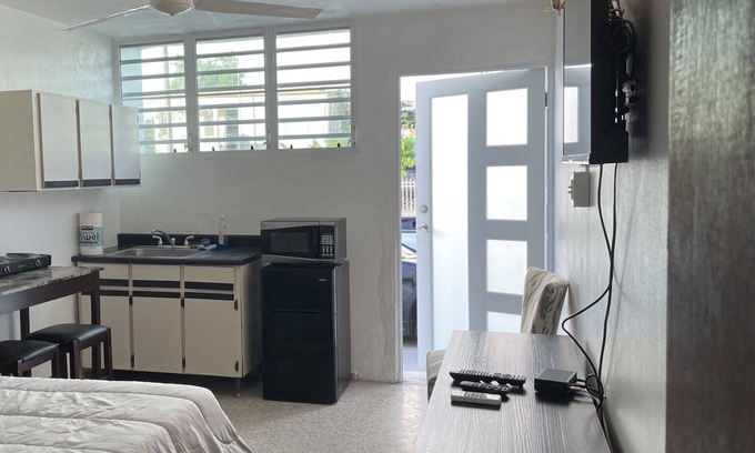 Trujillo Bajo Apartamento | Carolina Studio close drive anywhere, no cleaning fee