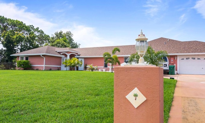 Port Saint Lucie Casa | Carols Palm