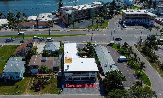 Sunset Reef Apartamento | 🏖️Carousel Suites #9 - Coastal Studio Steps to the Beach!