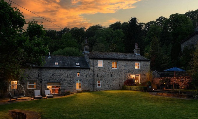 Giggleswick Cabaña | Carrholme Cottage - Rural luxury, sleeps 12 guests in 6 bedrooms
