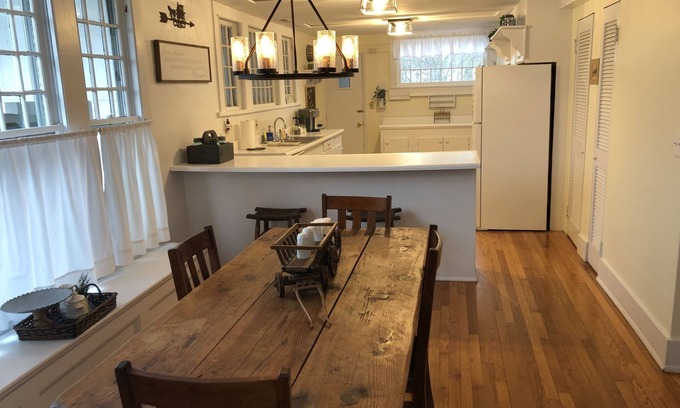 Sweetwater Casa | Carriage House - 1882