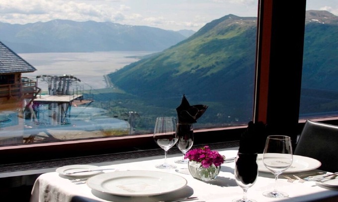 Alyeska Cabina | Carriage House Accommodations
