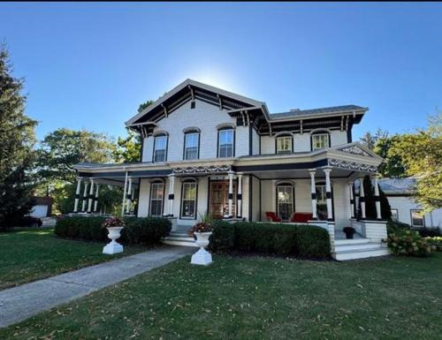 Monroe Cama Y Desayuno | Carriage House Bed and Breakfast