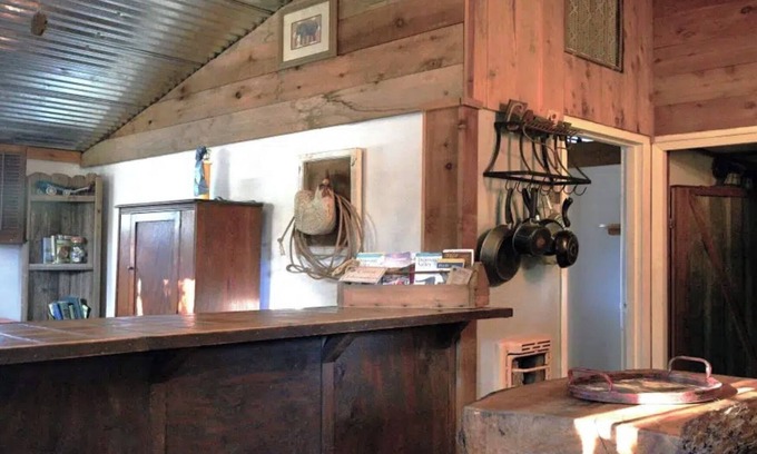 Glen Rose Cabina | Carriage House. River Cabin. Sleeps 4