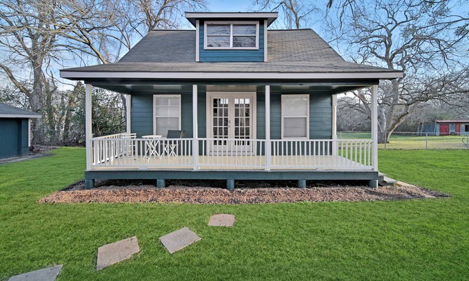 Bellville Casa | Carriage House