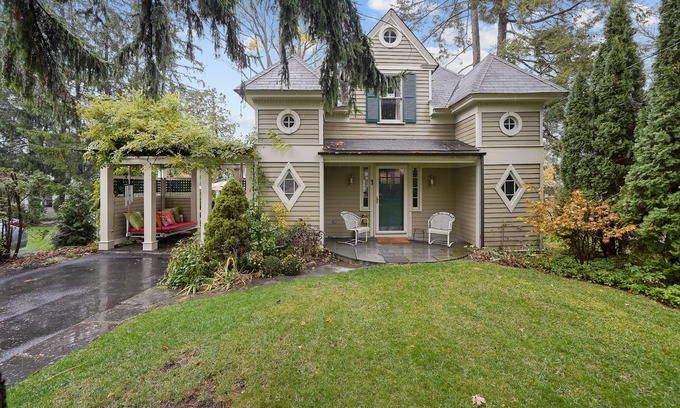Warwick Casa | Carriage house village of Warwick ny