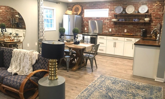 Paducah Apartamento | Carriage House with heated garage