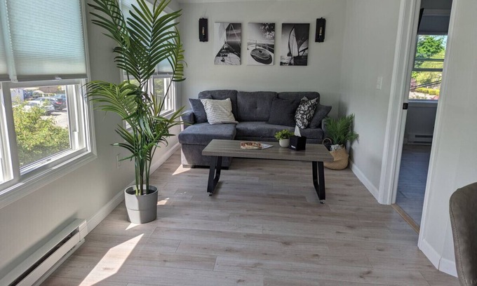 Mystic - New London Apartamento | Carrick Landing-#4 · walk Mystic-Train/EV Lvl-2 · aquarium