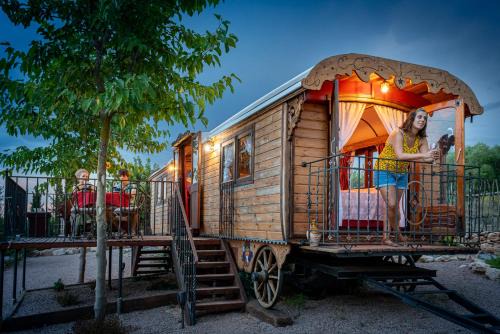 San Jorge Chalet De Esquí | Carromato de Circo - Tierra de Arte