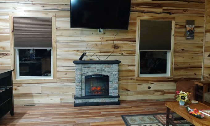 Brevard Casa | Carson Creek Rentals Hideout