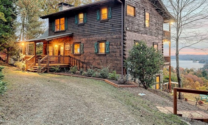 Ellijay Cabina | Carters Lake access/Game room/ Pet friendly!