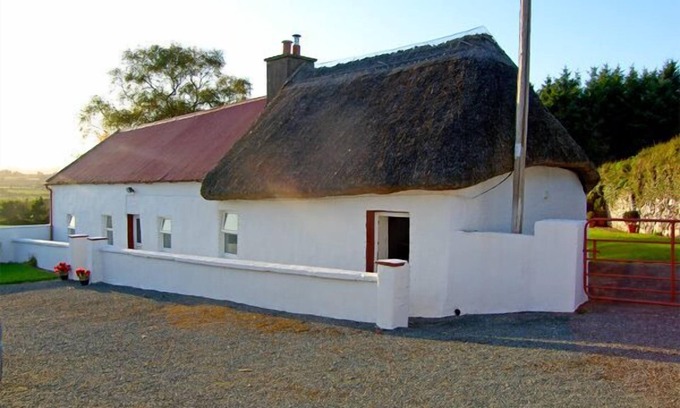 Kilbrien Cabaña | CARTHY'S COTTAGE, pet friendly in Dungarvan, County Waterford