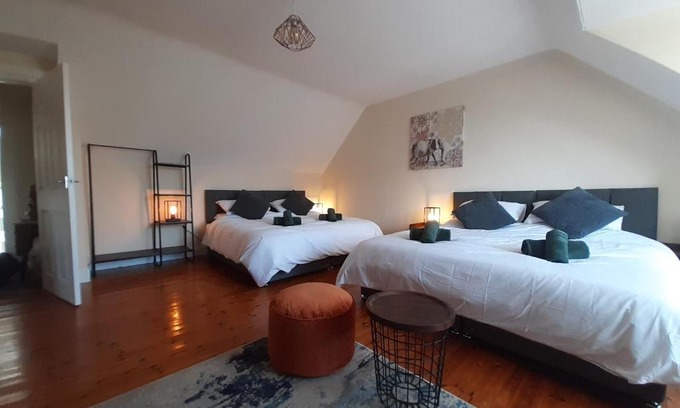 Glenrothes Apartamento | Carvetii - Laurel House - 2 bed House sleeps up to 8