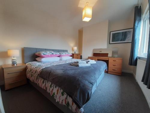 Dunfermline Apartamento | Carvetii - Zelda House - 4 bedroom house, sleeps 8