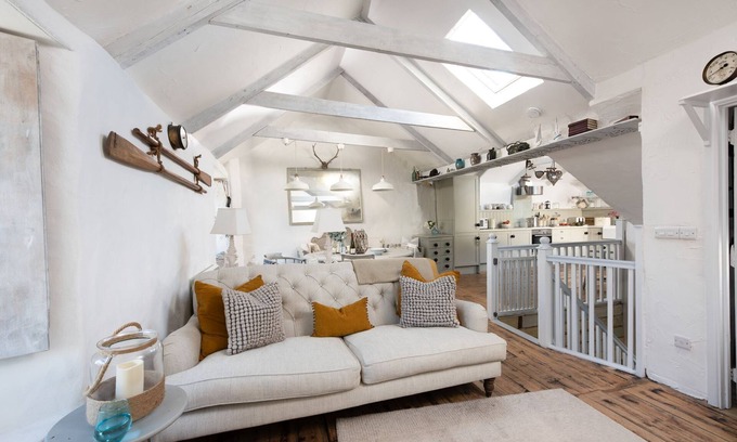 Marazion Cabaña | Carvossa - a boutique cottage within easy each of the beach