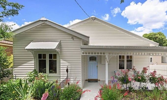 Orange East Casa | Carwyn Cottage - Impeccably Styled, Circa 1940s