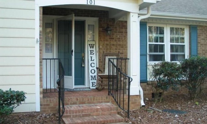 Cary Casa | Cary Top Location Ranch Home