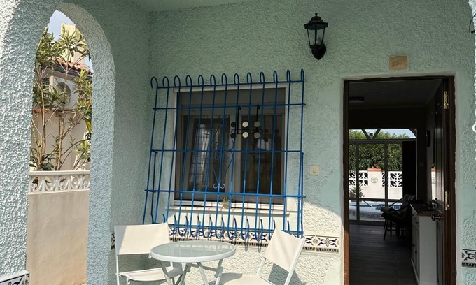 San Fulgencio Chalet De Esquí | Casa Leonardo, private pool, carport, air conditioning, kitchen + furniture new!