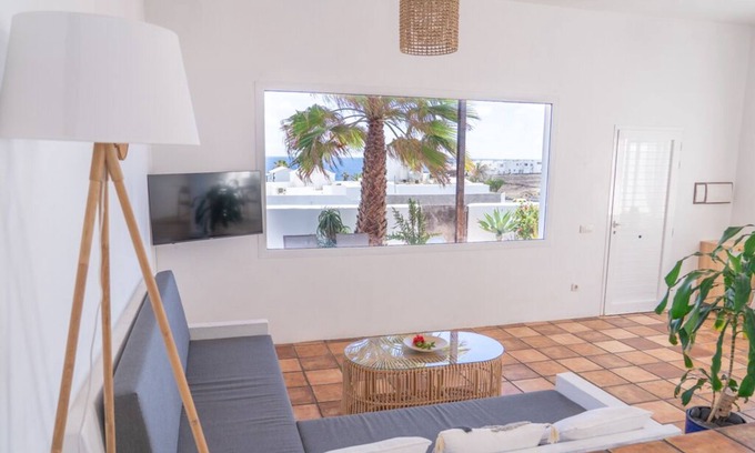 Guatiza Casa | Casa CocoMar I, Oasis de paz con vistas al mar.
