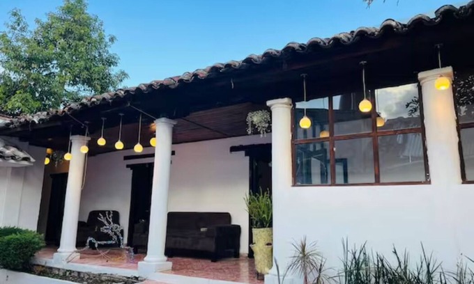 Barrio de La Merced Casa | Casa a pocos pasos del centro con amplio jardin