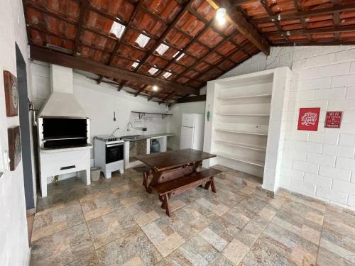Toninhas Casa | Casa 150m da Praia das Toninhas Com Churrasqueira