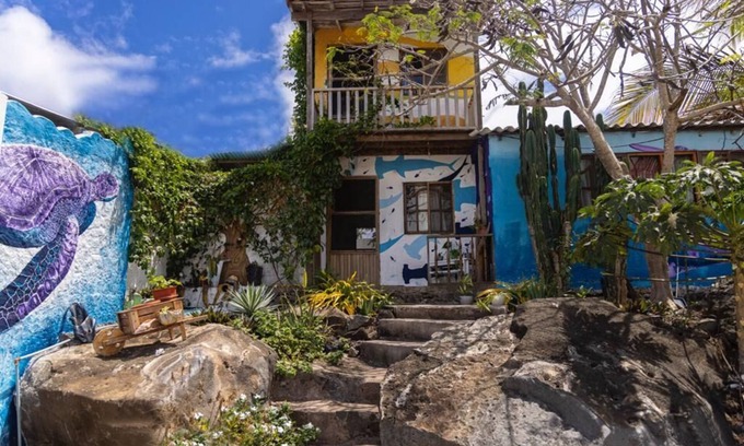 Puerto Baquerizo Moreno Casa | CASA ACOGEDORA DE DOS DORMITORIOS, COMPLETAMENTE AMOBLADA.
