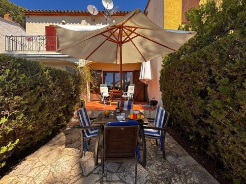 La Torre Vella Casa | Casa acogedora con gran piscina comunitaria y cerca de la playa en L'Estartit - ES-323-72