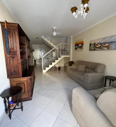 Jardim California Casa | Casa aconchegante com ar condicionado para família em condomínio
