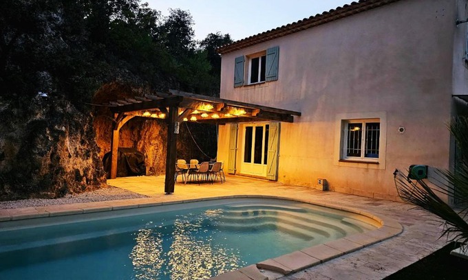 Salernes Casa | Casa Agave-Charmante maison avec étage offrant des prestations de qualité.