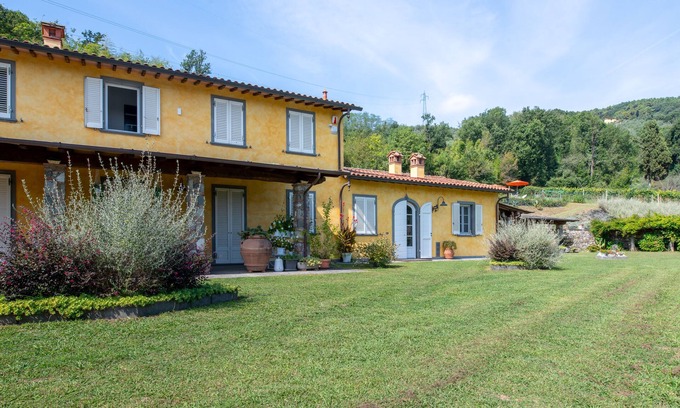 Balbano Casa | Casa Al Barba With Pool on Lucca Hills
