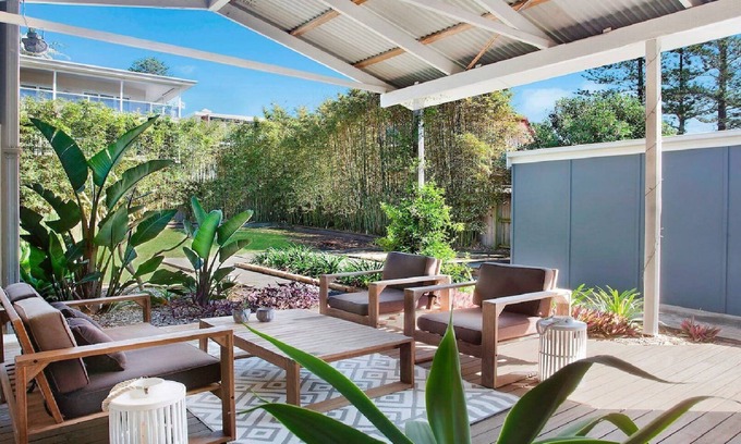 Wamberal Casa | CASA AL MARE | Close to beach, WI-FI | Accom Holidays