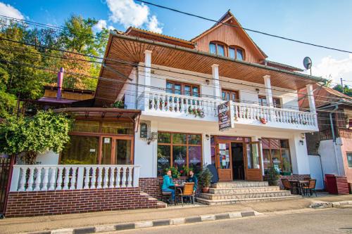 Baia de Arama Casa | Casa Albă