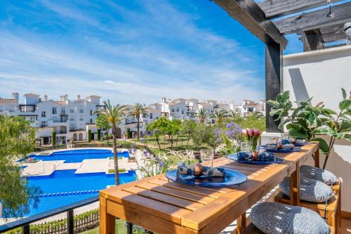 Roldan Apartamento | Casa Albatros - Poolside Retreat