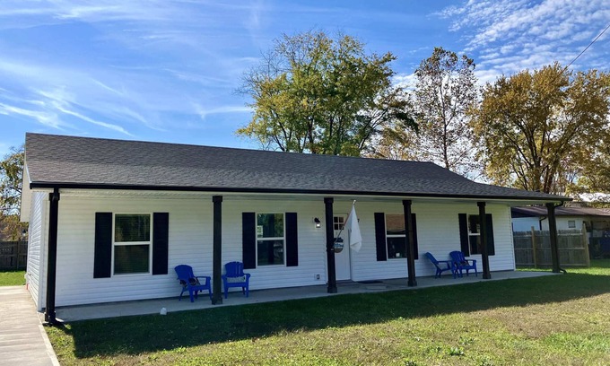 Stanton Casa | Casa Alegre Summary: