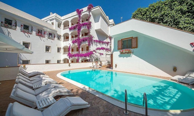 Minori Casa | Casa Alloro B: Un acogedor apartamento ubicado en el centro de Minori ya pocos metros del mar.