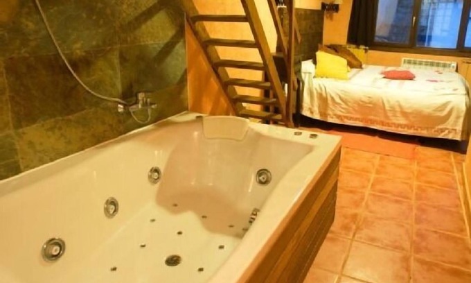 Monasterio Cabaña | Casa Amapola, El Rincón de Monasterio & SPA para 2 personas