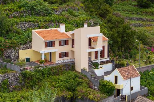 Sao Vicente Casa | Casa Amarela da Fajã da Areia by An Island Apart