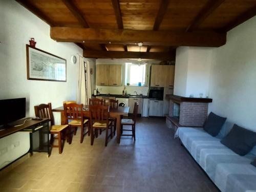 Fornole Casa | Casa Amelia 2C