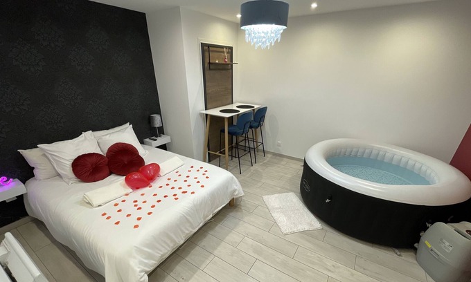 Sassenage Apartamento | Casa amore with jacuzzi