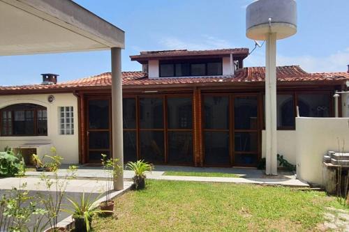 Mococa Casa | Casa ampla de fundos - Praia da Mococa